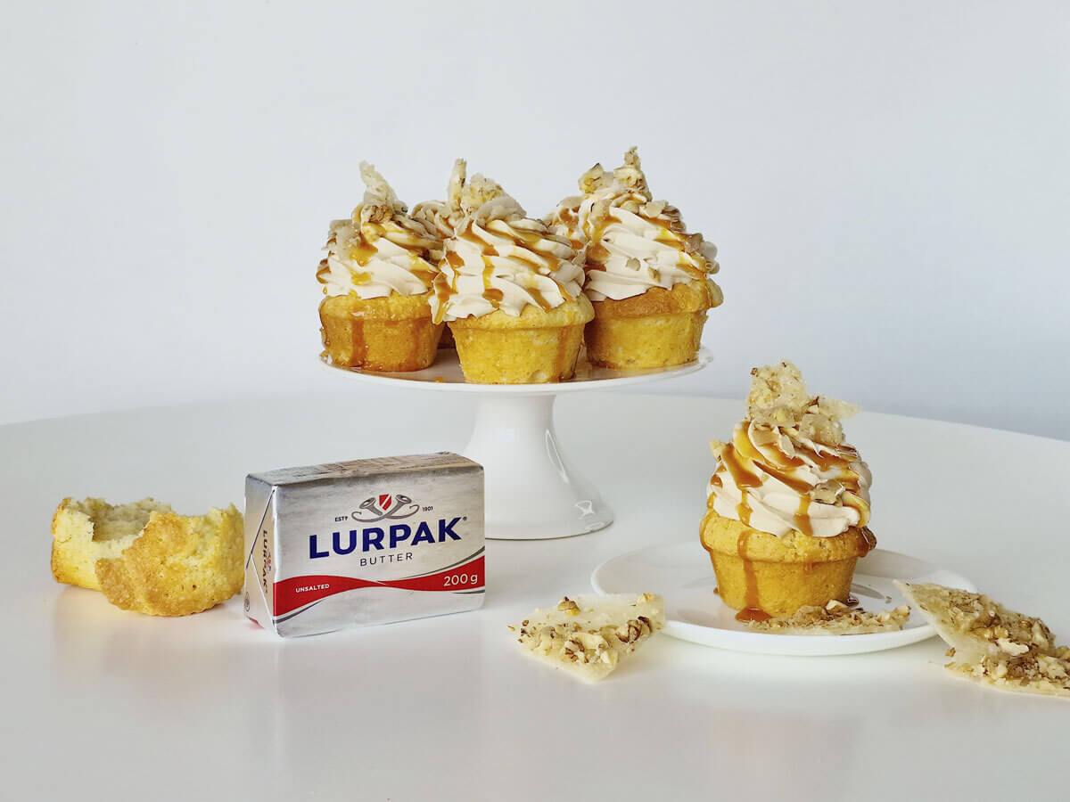 Cupcakes with espresso cream and caramel